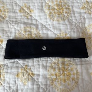 Black lululemon headband